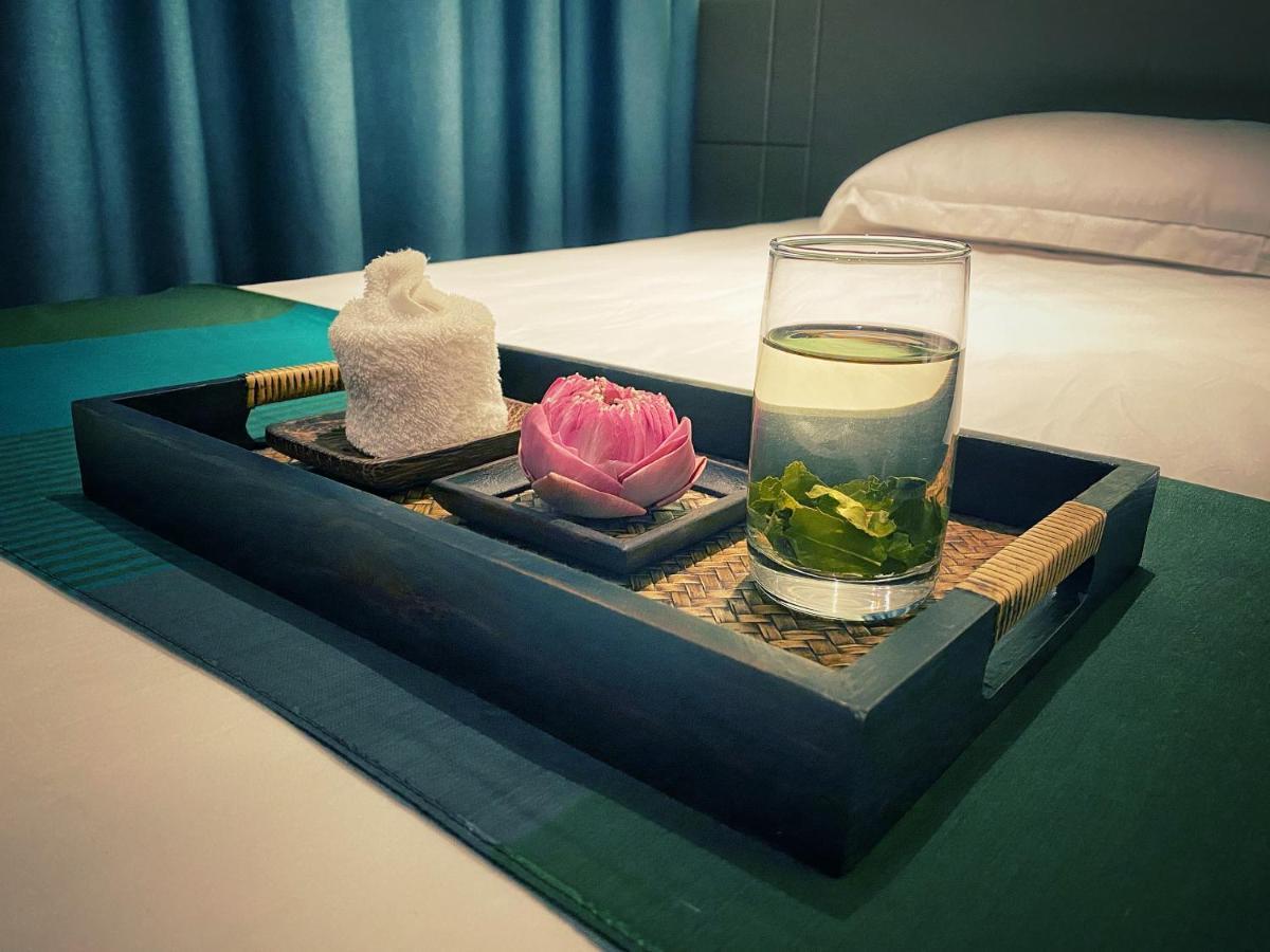 Yunfan Hotel Phnom Penh Extérieur photo