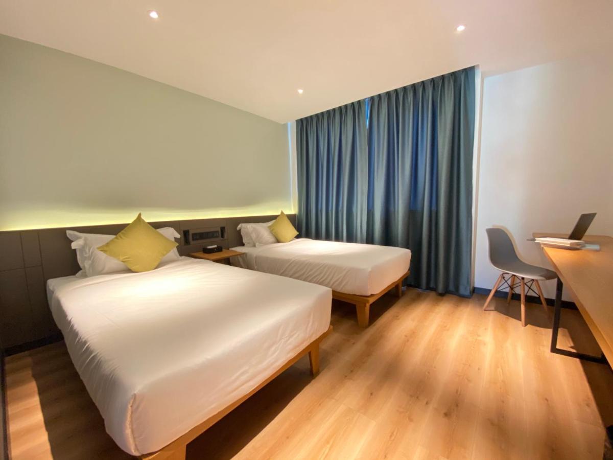 Yunfan Hotel Phnom Penh Extérieur photo